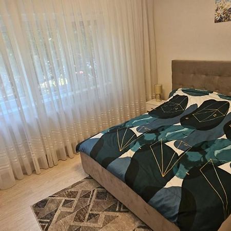 Apart Calugareni 9 אורדאה מראה חיצוני תמונה